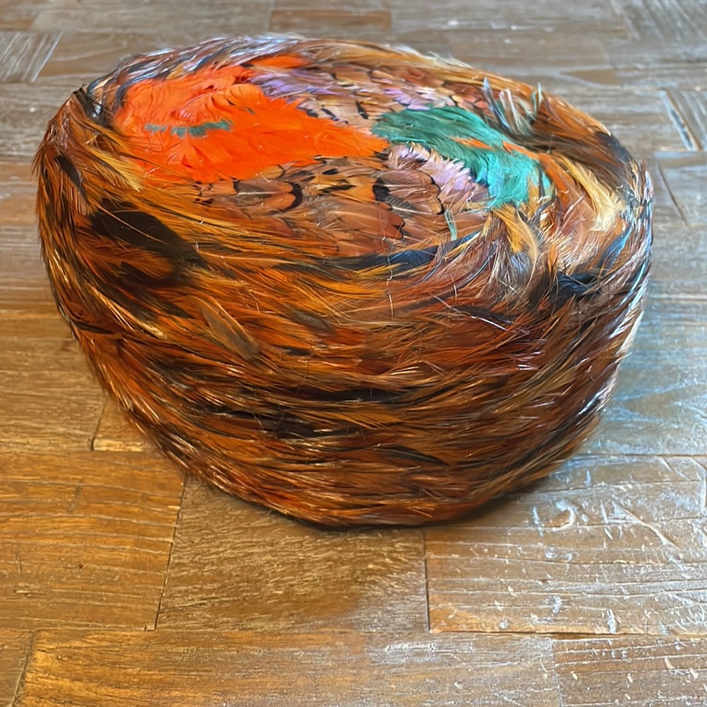 Terry Sales Cor Vintage Feather and Wool Pillbox Hat🖤